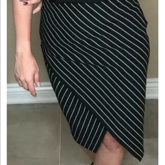 Concept Club 🌾 Elegant Skirt with Stripes - Picture 2 of 5